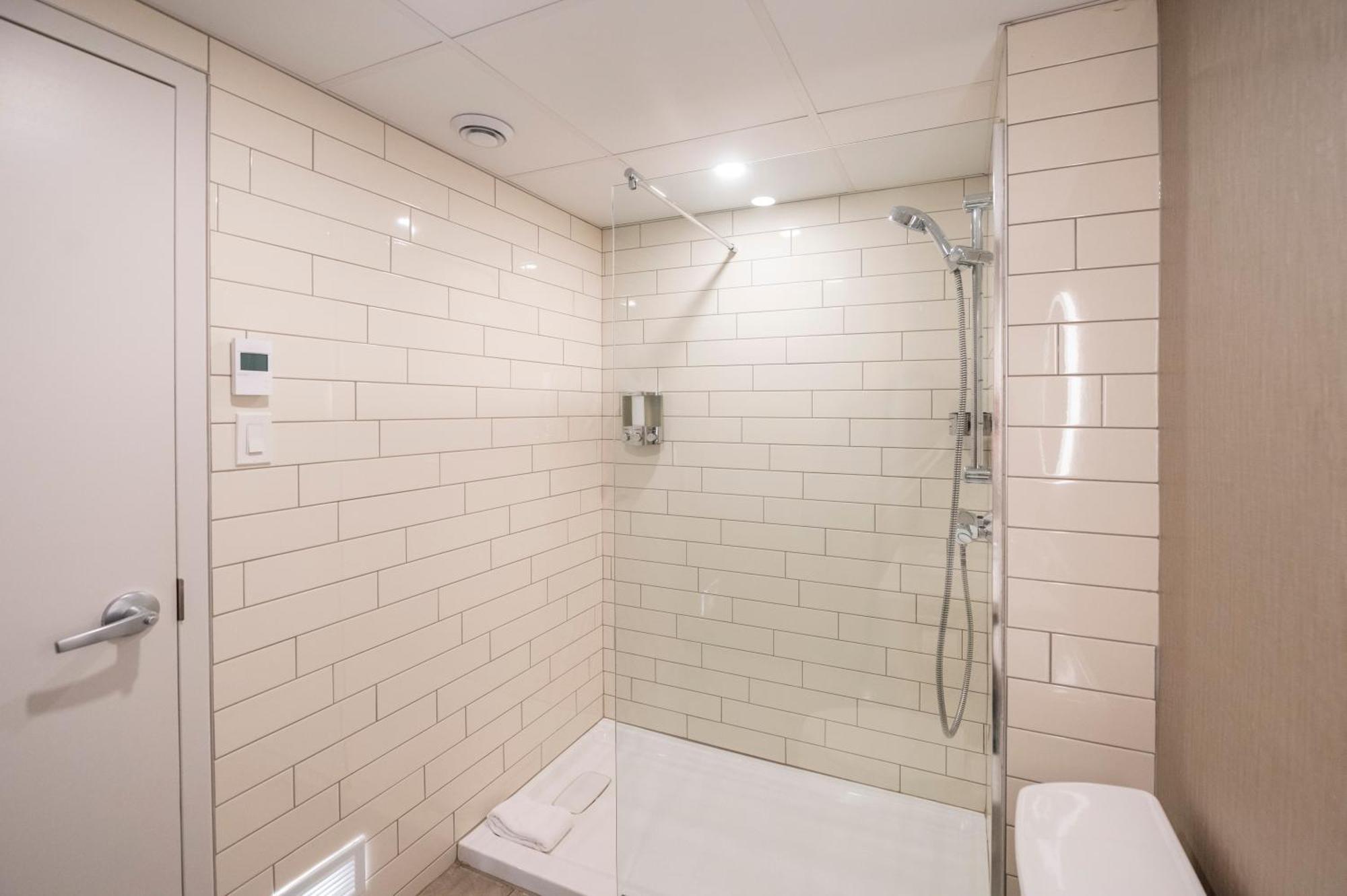 Hotel & Suites Le Dauphin Quebec Buitenkant foto